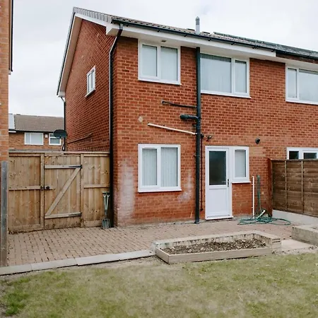 Badger Lane - 3 Bedroom House, Parking And Garden! Vakantiehuis Thornaby on Tees