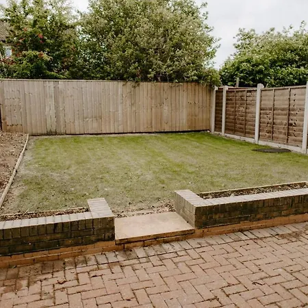 Modern 3br With Garden & Parking 펜션
